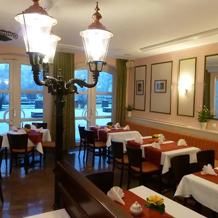 Konukevi Goldener Fasan