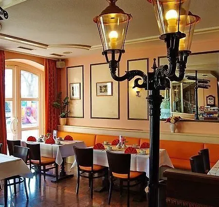 Konukevi Goldener Fasan